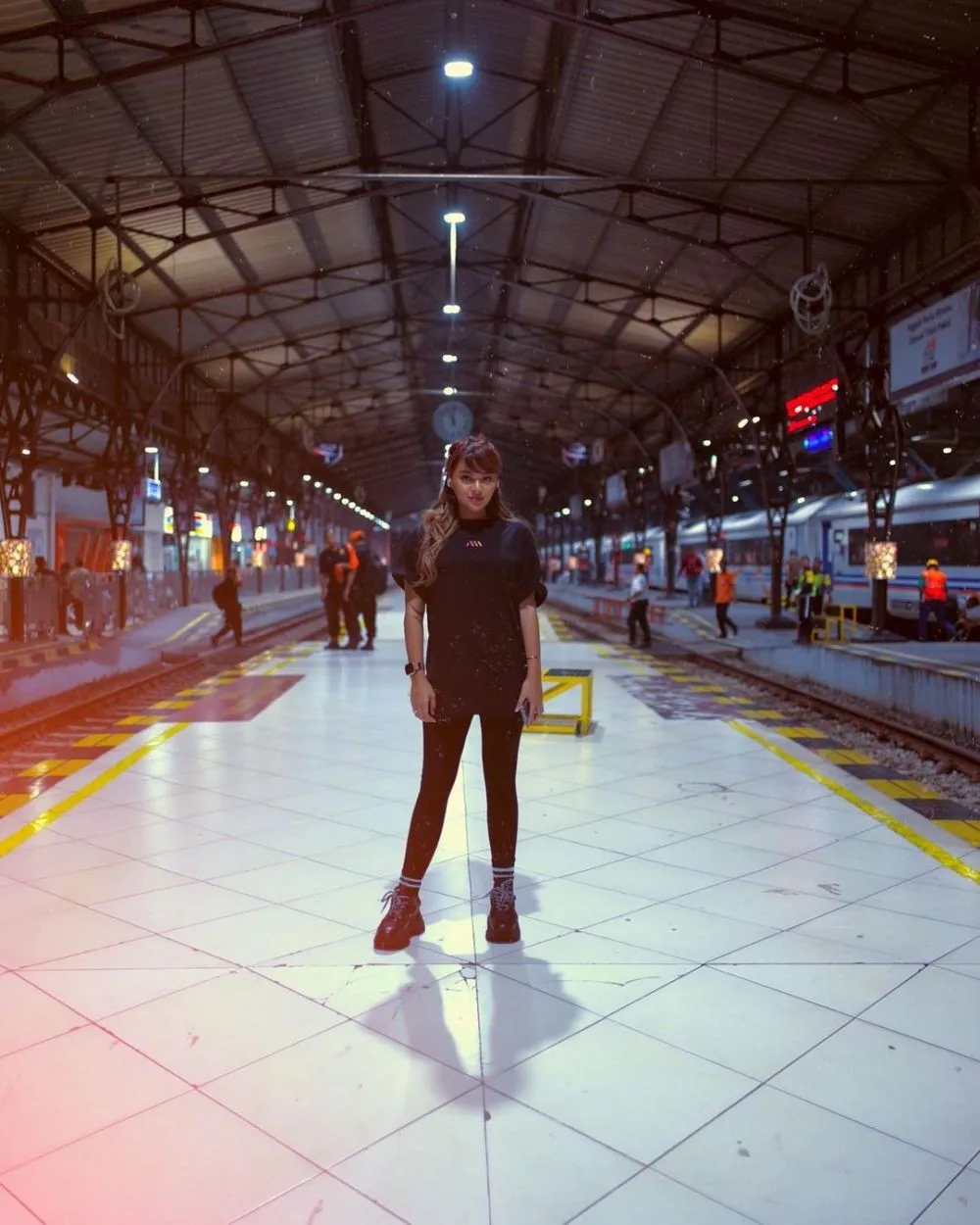 OOTD Aurel Hermansyah pakai kaus © Instagram OOTD Aurel Hermansyah pakai kaus © Instagram