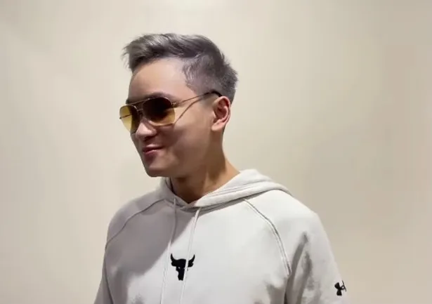 Azka Corbuzier di-make over Ivan Gunawan © Instagram Azka Corbuzier di-make over Ivan Gunawan © Instagram