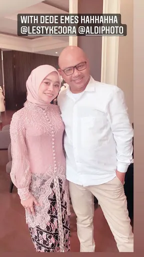 Lesty jadi bridesmaid © 2021 brilio.net Lesty jadi bridesmaid © 2021 brilio.net