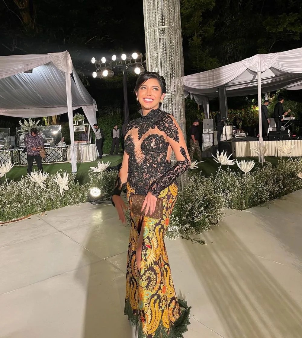 Gaya seleb di resepsi Ali Syakieb © Instagram