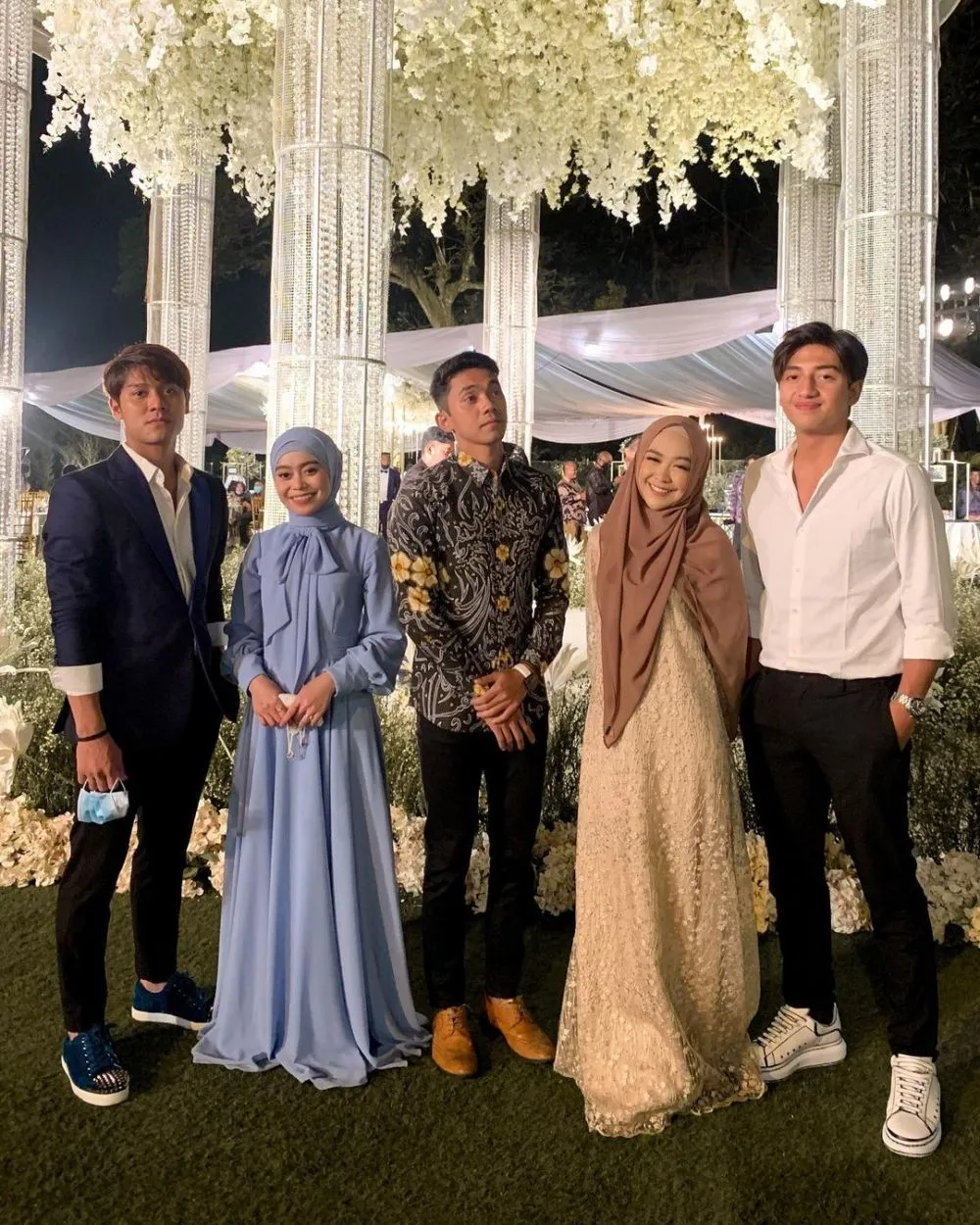 Gaya seleb di resepsi Ali Syakieb © Instagram