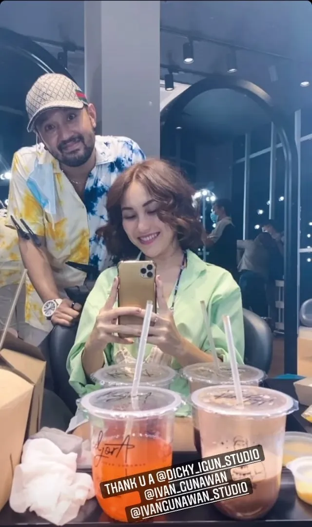 Tampilan baru Ayu Ting Ting © Instagram Tampilan baru Ayu Ting Ting © Instagram