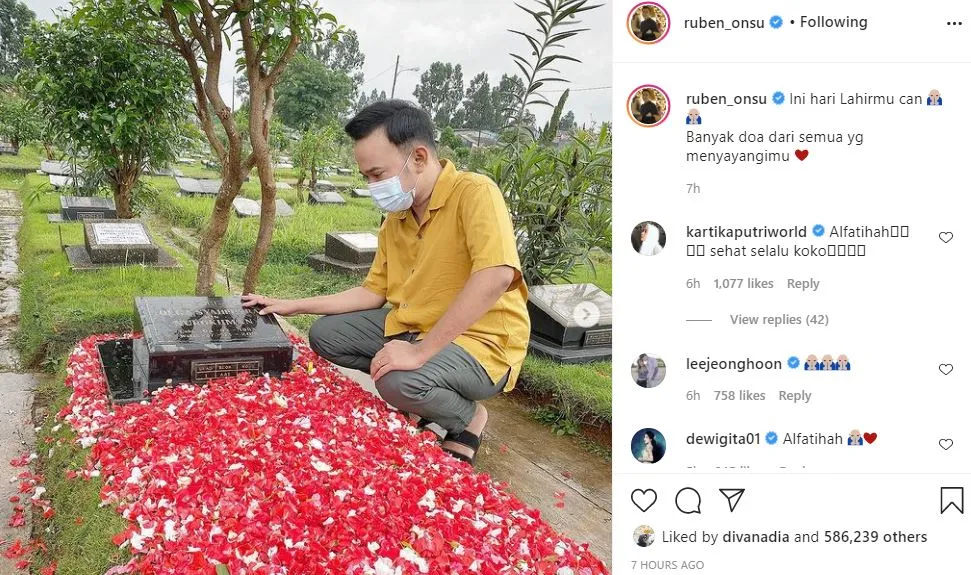 Ruben ziarah ke makam Olga © Instagram Ruben ziarah ke makam Olga © Instagram