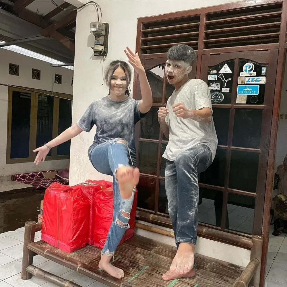 Dimas Ahmad dan Anneth Dellicia © 2021 brilio.net Dimas Ahmad dan Anneth Dellicia © 2021 brilio.net