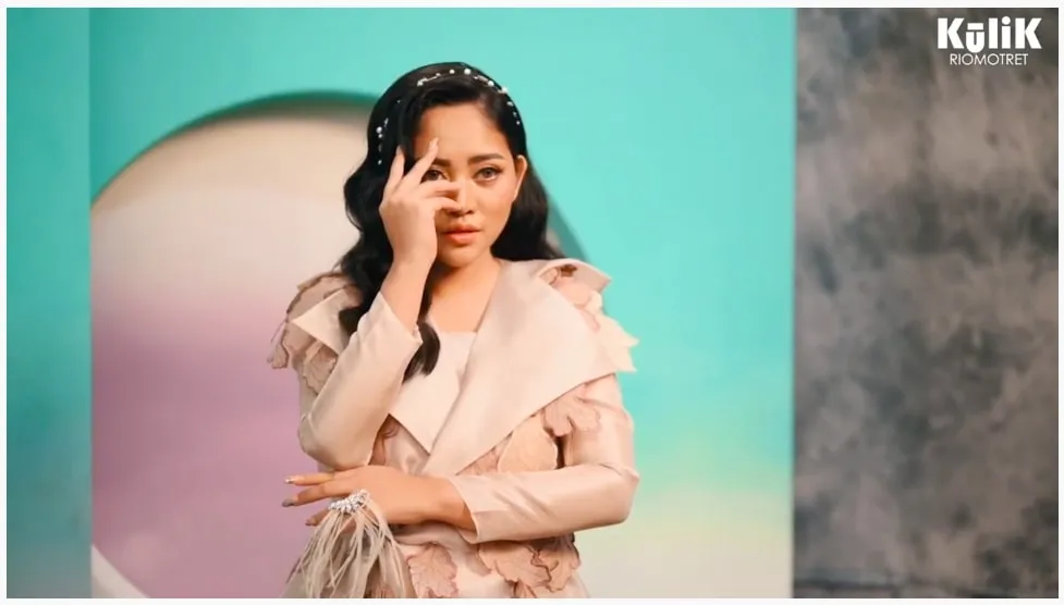 pemotretan teranyar Rachel Vennya © YouTube pemotretan teranyar Rachel Vennya © YouTube