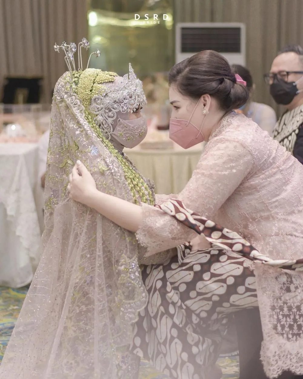 hadiah pernikahan Kesha © 2021 brilio.net