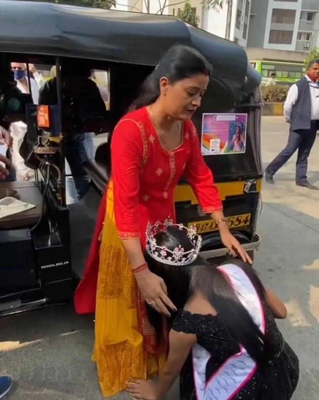 Manya Singh bertemu orang tua © 2021 brilio.net