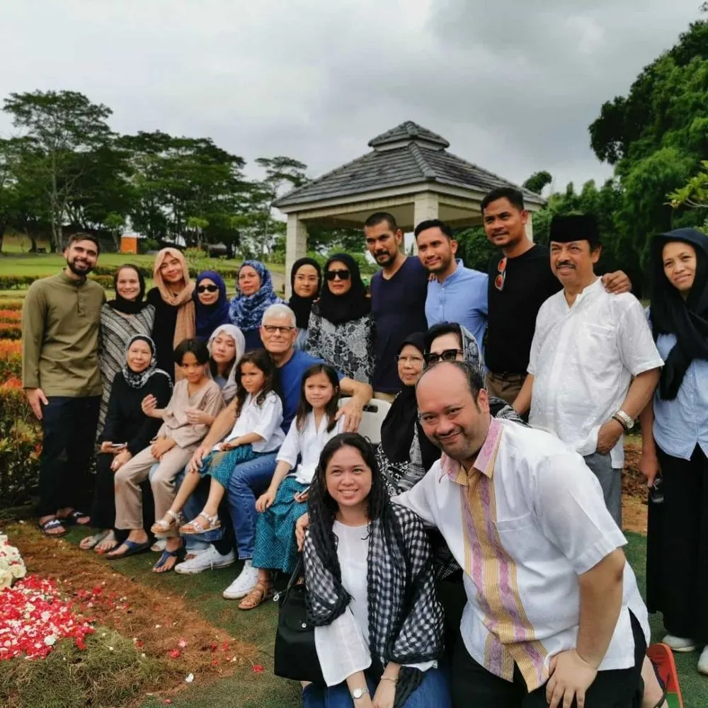 Momen BCL ke makam ashraf © 2021 brilio.net