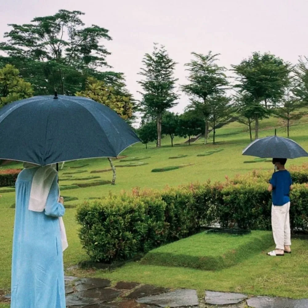 Momen BCL ke makam ashraf © 2021 brilio.net