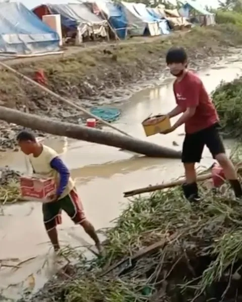 momen rian dmasiv bantu korban banjir © Instagram
