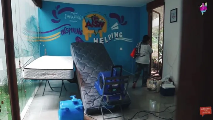 rumah Irish Bella pasca banjir © YouTube rumah Irish Bella pasca banjir © YouTube