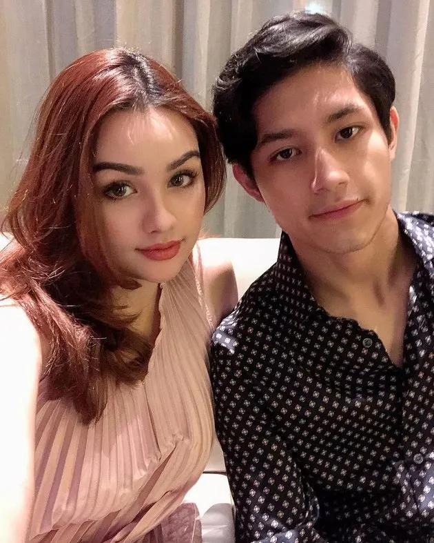 penyanyi dan ibu sambung © 2021 brilio.net penyanyi dan ibu sambung © 2021 brilio.net