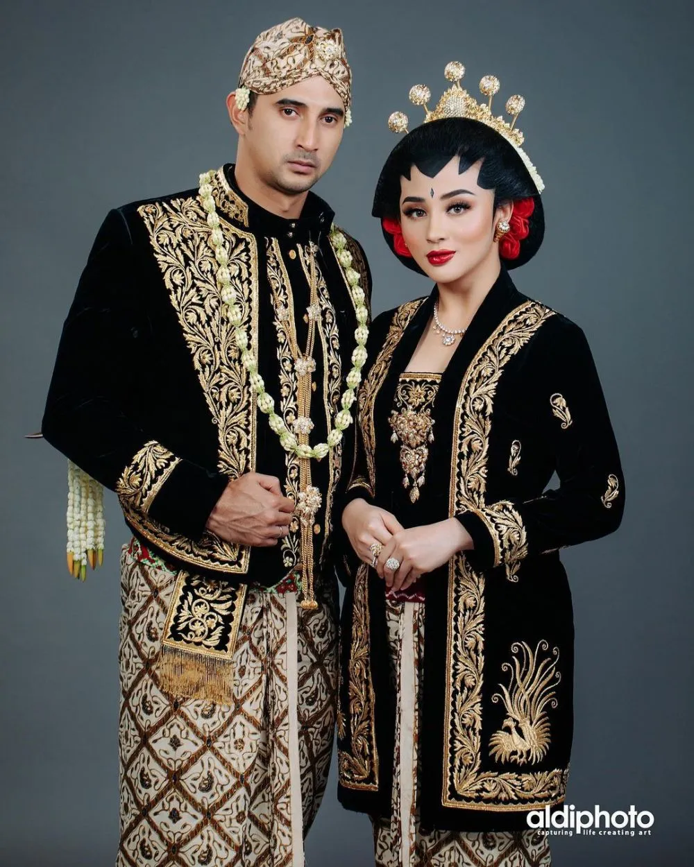 seleb blasteran pakai blangkon © 2021 brilio.net