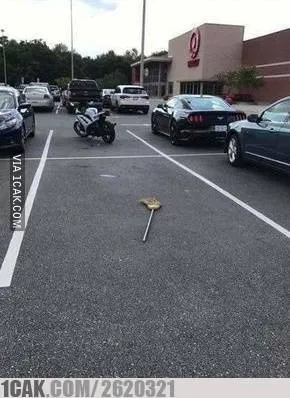 momen pas di tempat parkir © 2021 1cak.com momen pas di tempat parkir © 2021 1cak.com