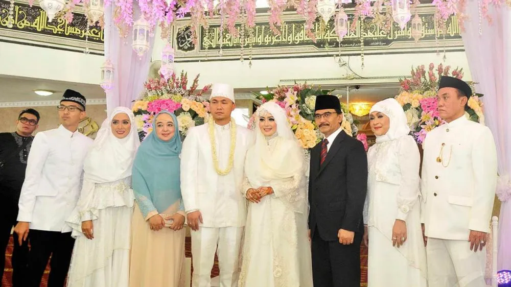 menikah dengan jasa WO rina © berbagai sumber menikah dengan jasa WO rina © berbagai sumber