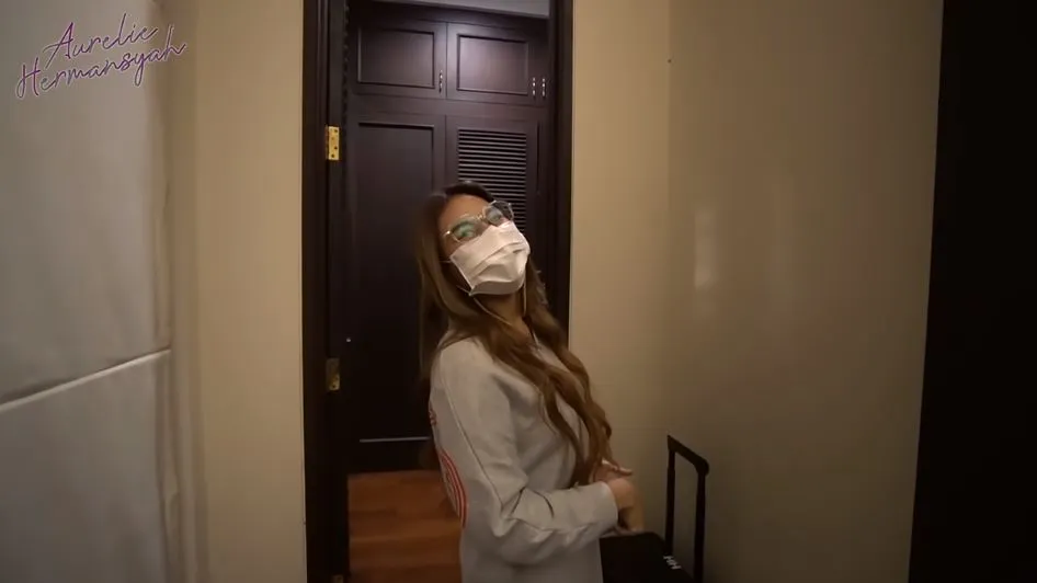 Aurel Hermansyah sembuh dari Covid-19 beri kejutan ke Atta YouTube © 2021 brilio.net Aurel Hermansyah sembuh dari Covid-19 beri kejutan ke Atta YouTube © 2021 brilio.net