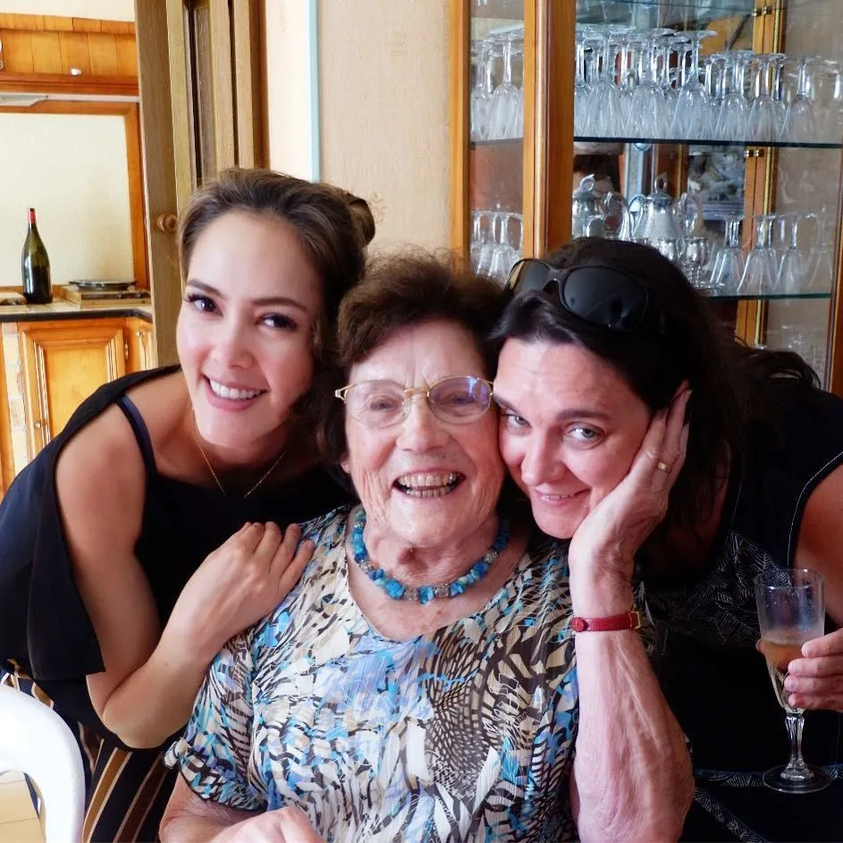 kebersamaan seleb dengan kakek nenek bule © 2021 brilio.net kebersamaan seleb dengan kakek nenek bule © 2021 brilio.net