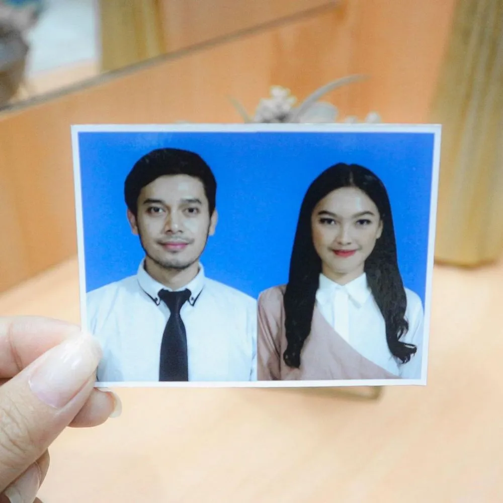 Seleb cantik di pasfoto buku nikah © Instagram