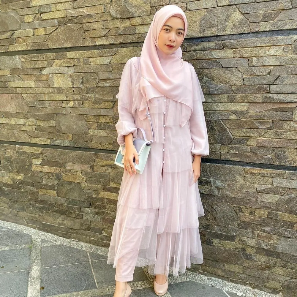 Pesona Novia calon istri Ikbal Fauzi © 2021 brilio.net Instagram