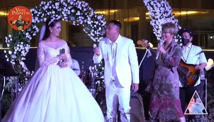 seleb di pernikahan Vicky-Kalina © 2021 brilio.net seleb di pernikahan Vicky-Kalina © 2021 brilio.net