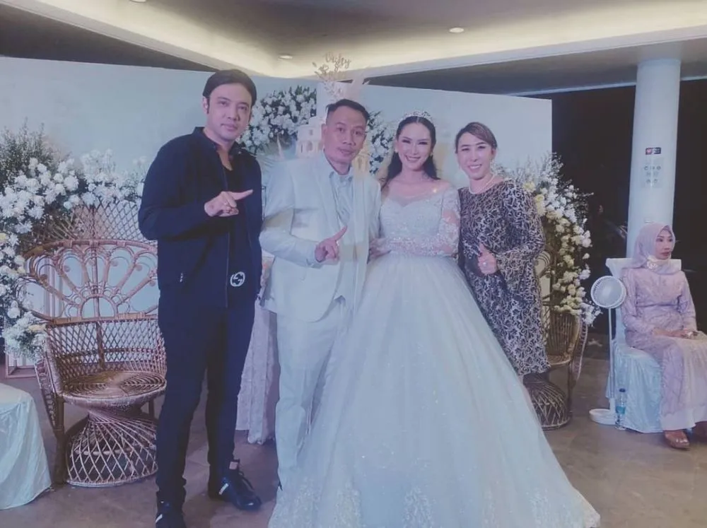 seleb di pernikahan Vicky-Kalina © 2021 brilio.net seleb di pernikahan Vicky-Kalina © 2021 brilio.net