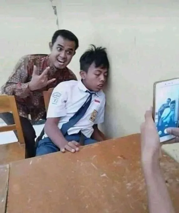 tingkah absurd guru saat di kelas Berbagai sumber tingkah absurd guru saat di kelas Berbagai sumber