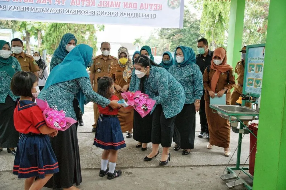 Kahiyang kunjungan kerja © Instagram Kahiyang kunjungan kerja © Instagram