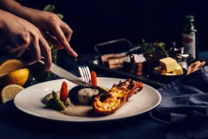 6 Fakta Sir Loin, steakhouse berkonsep klasik untuk para “karnivora”