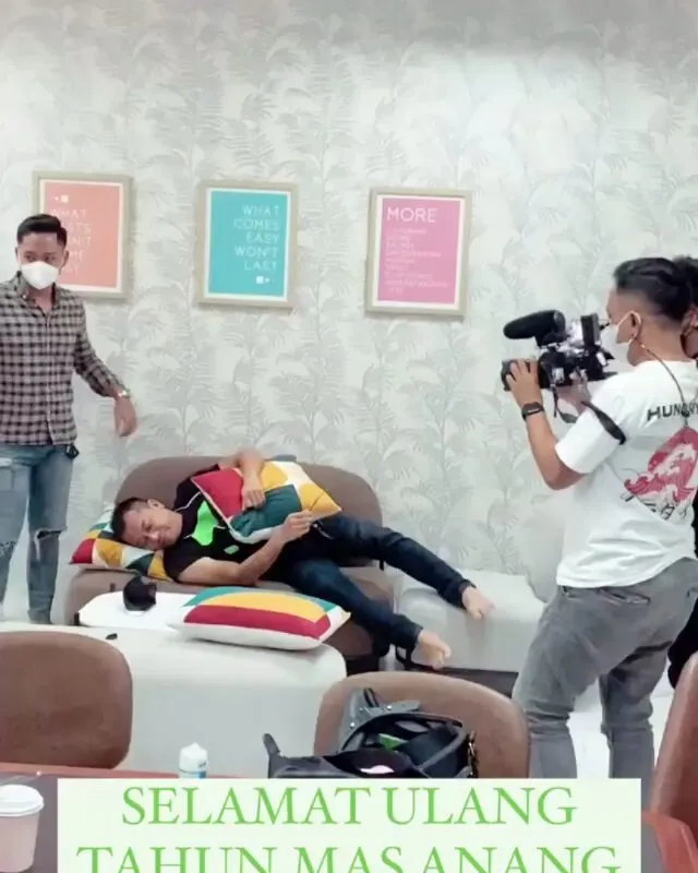 Momen ulang tahun Anang Hermansyah ke-52 Instagram© 2021 brilio.net Momen ulang tahun Anang Hermansyah ke-52 Instagram© 2021 brilio.net