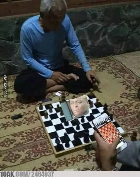 Potret orang main catur © berbagai sumber Potret orang main catur © berbagai sumber