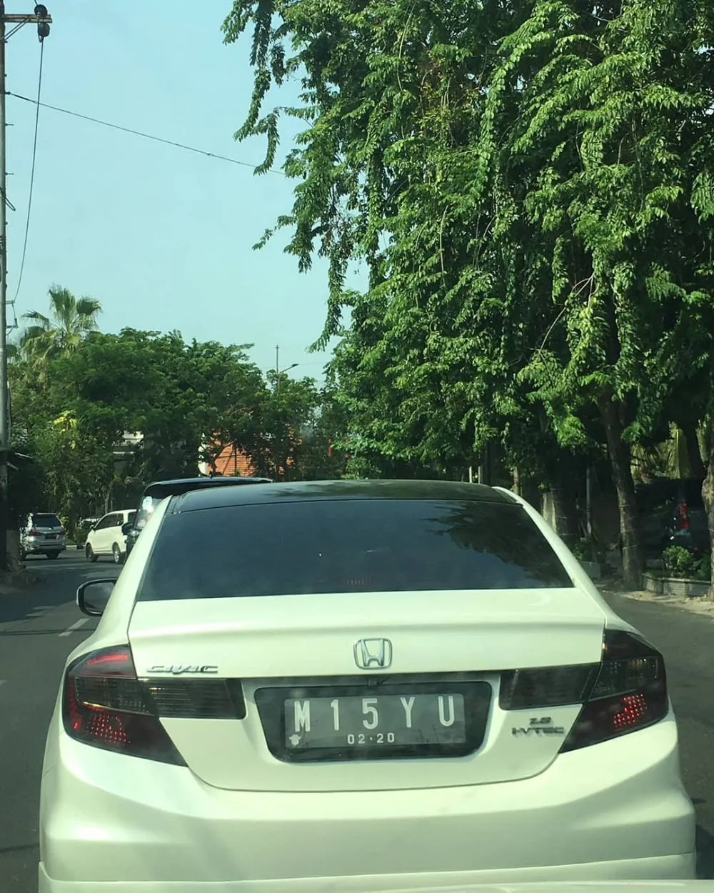 pelat nomor nyeleneh © Berbagai Sumber pelat nomor nyeleneh © Berbagai Sumber