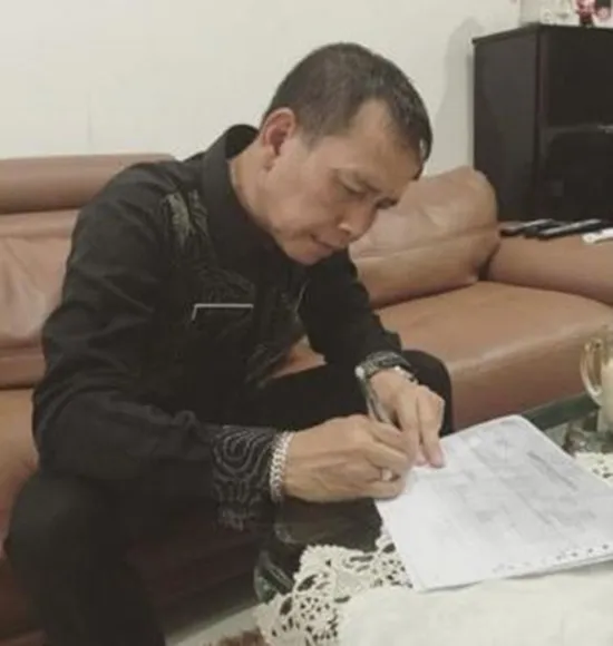 potret lawas ayah Ayu Ting Ting © 2021 brilio.net potret lawas ayah Ayu Ting Ting © 2021 brilio.net