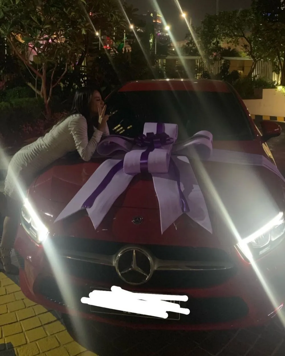 seleb dapat hadiah mobil saat ulang tahun © Instagram seleb dapat hadiah mobil saat ulang tahun © Instagram