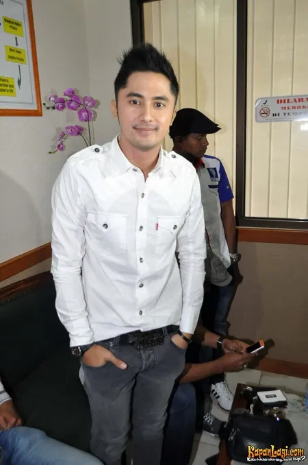 potret lawas hengky kurniawan © berbagai sumber potret lawas hengky kurniawan © berbagai sumber