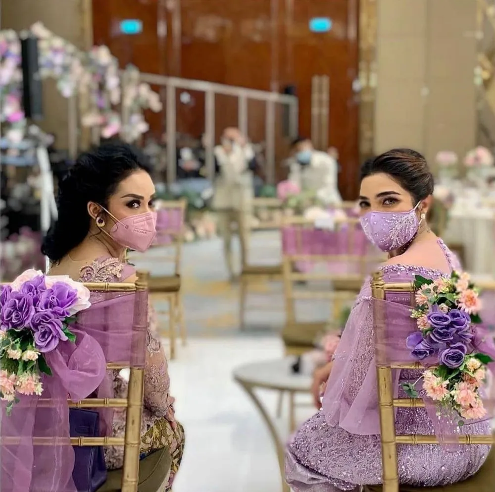 Momen kompak Ashanty dan Krisdayanti di nikahan Aurel © Instagram Momen kompak Ashanty dan Krisdayanti di nikahan Aurel © Instagram