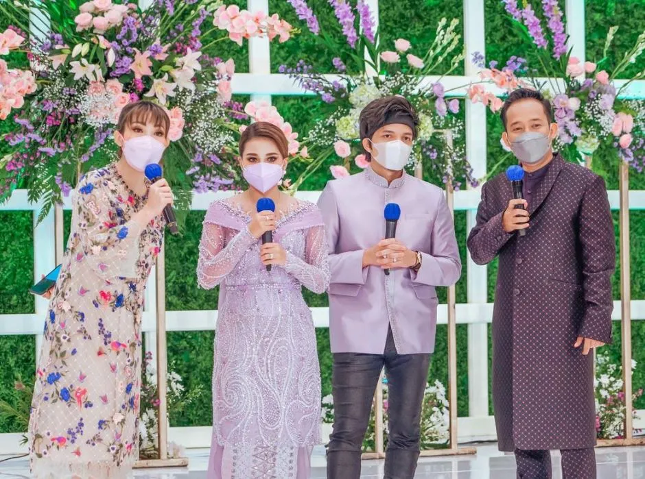 seleb jadi host pernikahan Atta Aurel © 2021 brilio.net seleb jadi host pernikahan Atta Aurel © 2021 brilio.net