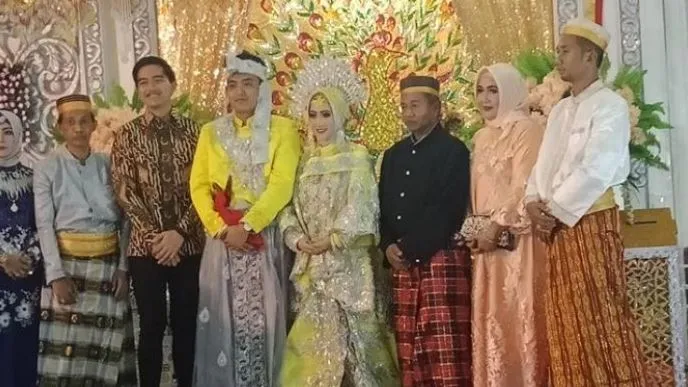 Kaesang ke kondangan © 2021 brilio.net Kaesang ke kondangan © 2021 brilio.net