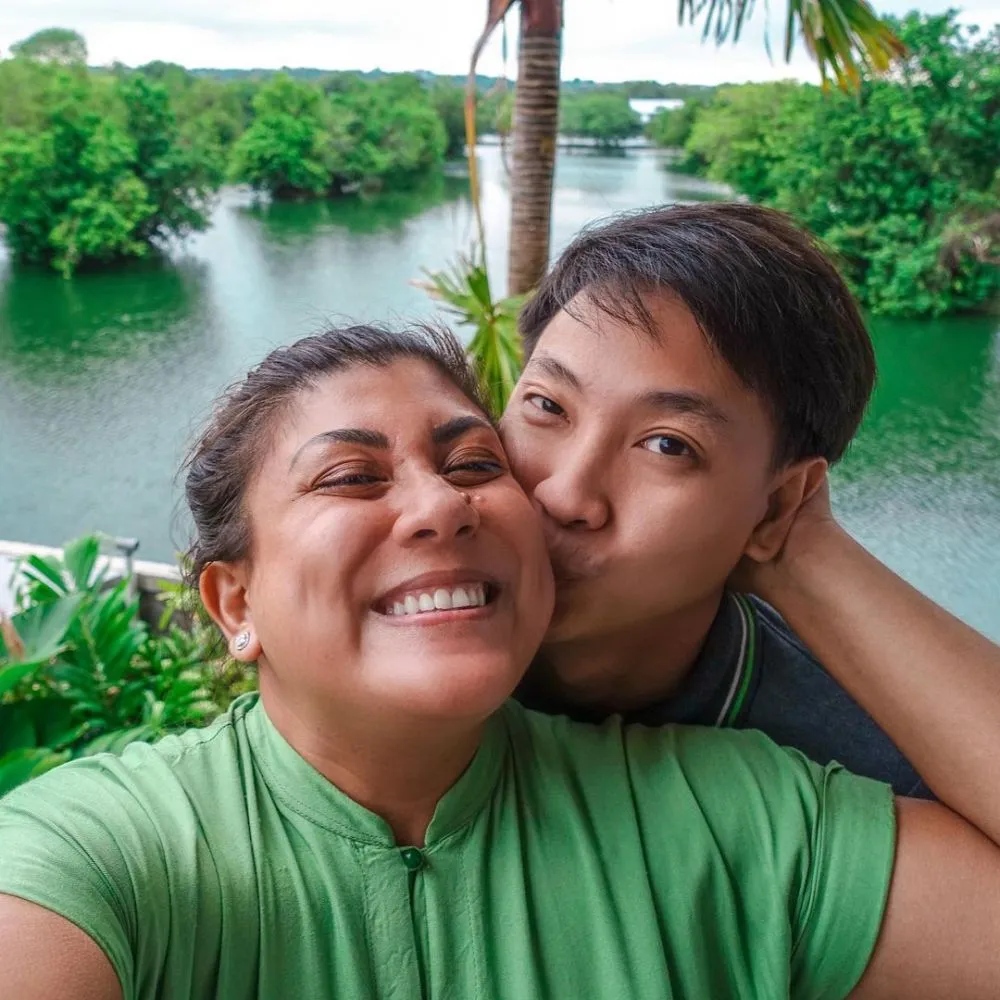 Momen selfie 9 seleb yang nikah di 2021 © 2021 brilio.net Momen selfie 9 seleb yang nikah di 2021 © 2021 brilio.net