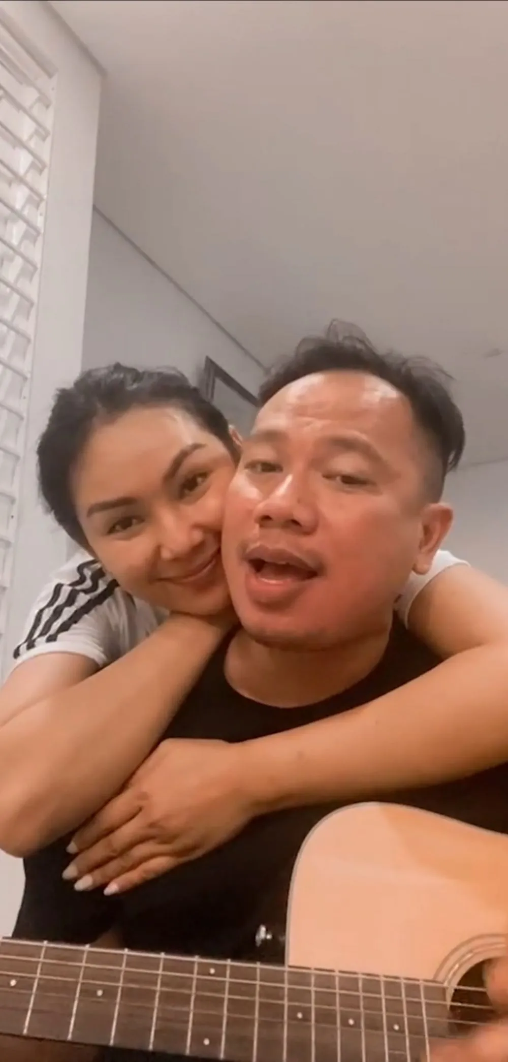 Momen selfie 9 seleb yang nikah di 2021 © 2021 brilio.net Momen selfie 9 seleb yang nikah di 2021 © 2021 brilio.net