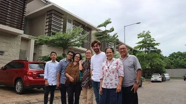 Potret kompak Reza Rahadian dan adiknya Berbagai sumber