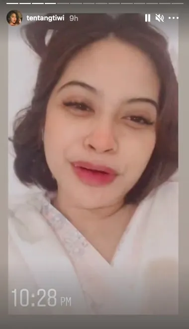 Tiwi eks T2 lahirkan anak kedua © berbagai sumber