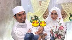 Potret akikah anak kembar seleb © berbagai sumber Potret akikah anak kembar seleb © berbagai sumber