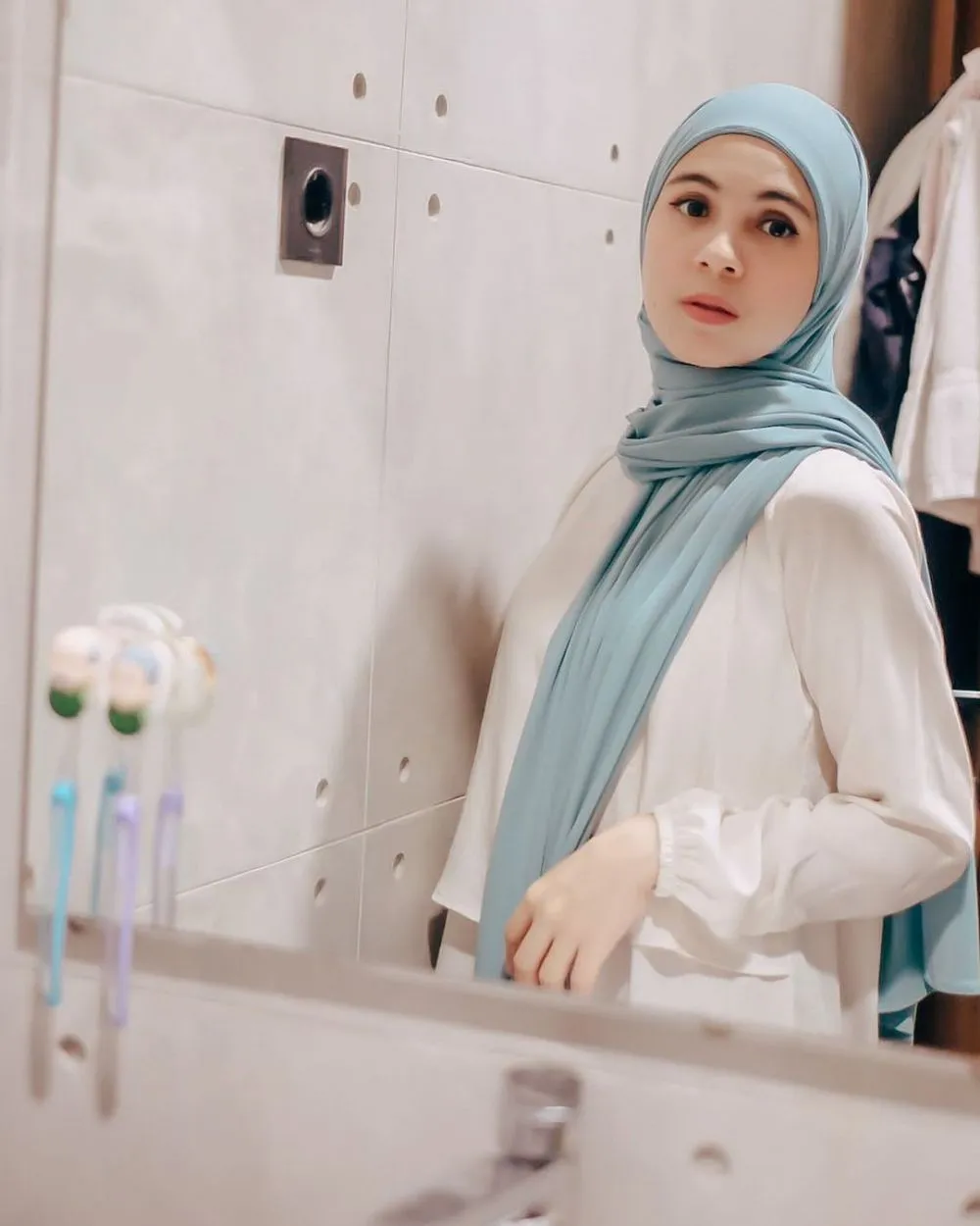 Potret Nycta Gina bermakeup tebal © 2021 brilio.net Potret Nycta Gina bermakeup tebal © 2021 brilio.net