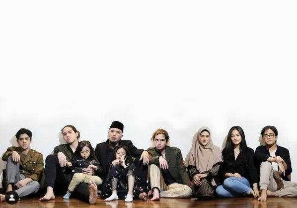 potret tampan Rafly anak Mulan Jameela Instagram potret tampan Rafly anak Mulan Jameela Instagram