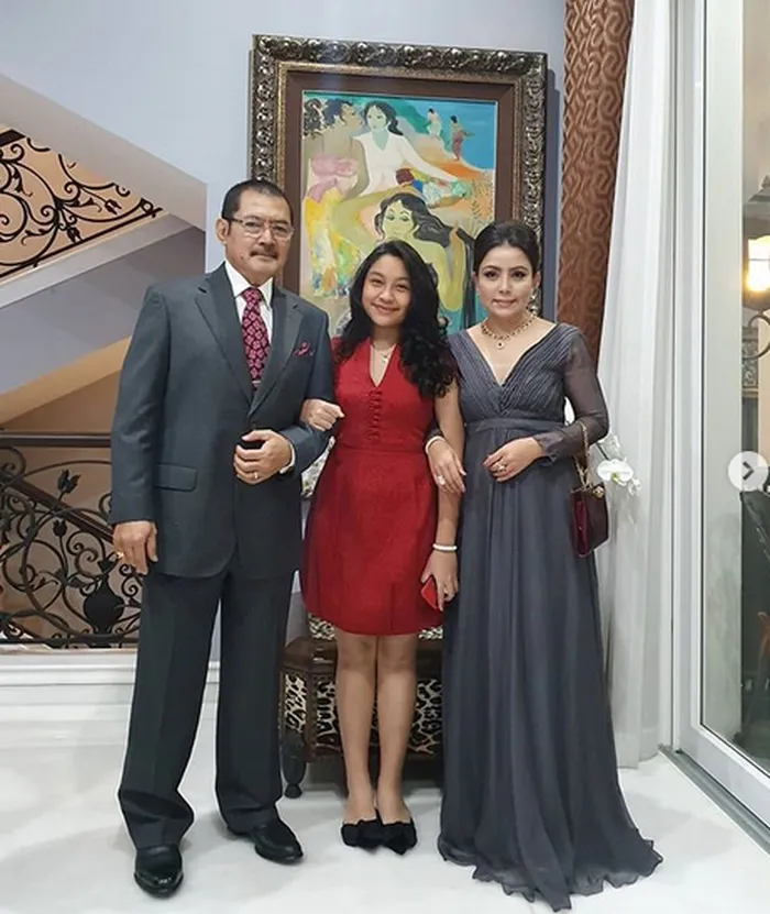 gaya kondangan cucu cendana © instagram gaya kondangan cucu cendana © instagram