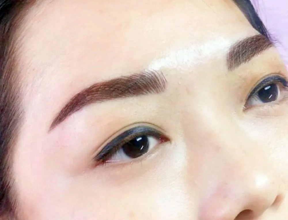 3 Jenis Sulam Alis © 2021 brilio.net