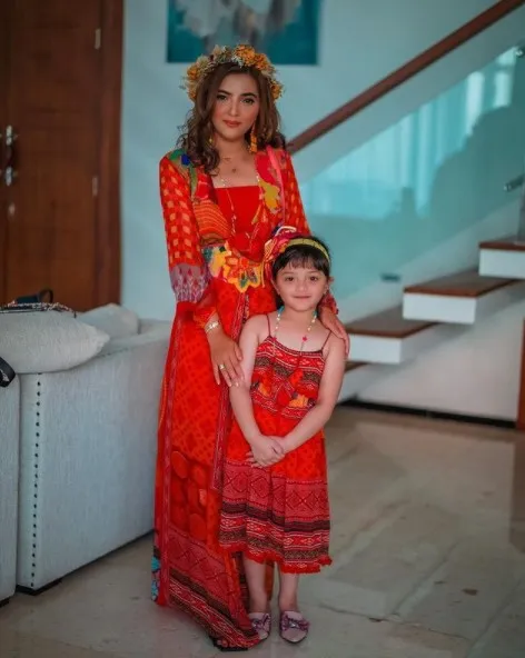 Gaya Arsy kembaran baju dengan Ashanty Instagram/@ashanty_ash Gaya Arsy kembaran baju dengan Ashanty Instagram/@ashanty_ash