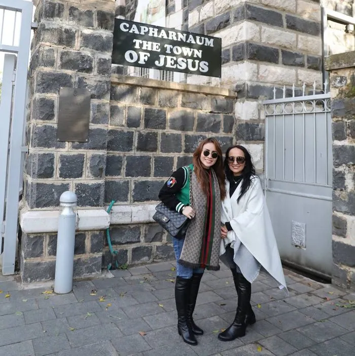 kedekatan penyanyi dan ibu mertua © instagram