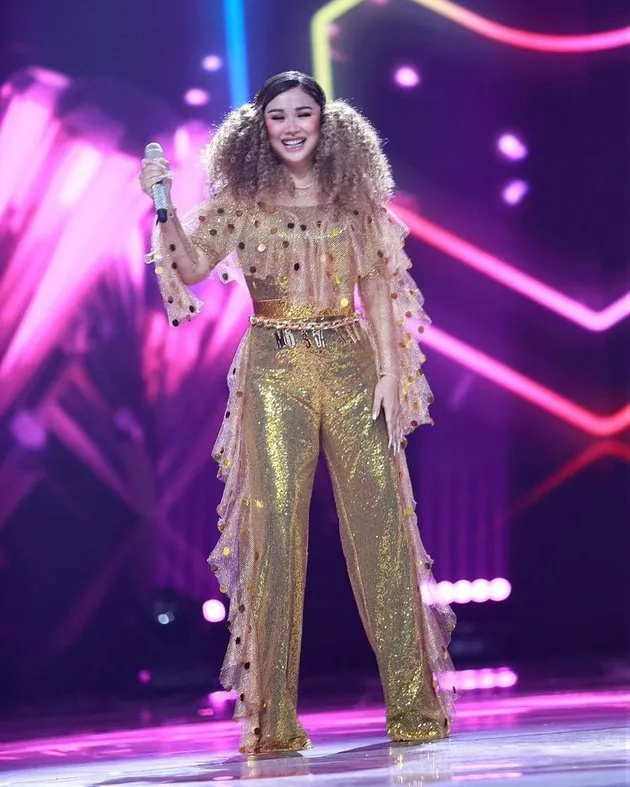 Potret terbaru Titi DJ makin langsing © 2021 Instagram