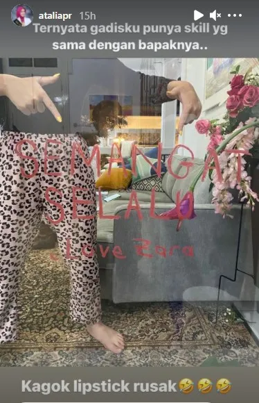 Momen Ridwan Kamil temani istrinya jalani isolasi Covid-19 Instagram/@ataliapr Momen Ridwan Kamil temani istrinya jalani isolasi Covid-19 Instagram/@ataliapr